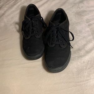 Vans Women’s Doheny shoe; Black, women’s size 7.5